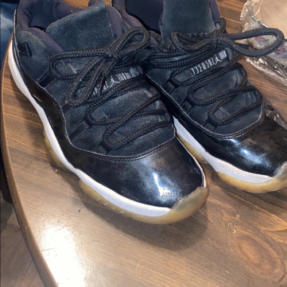 Low top 11s